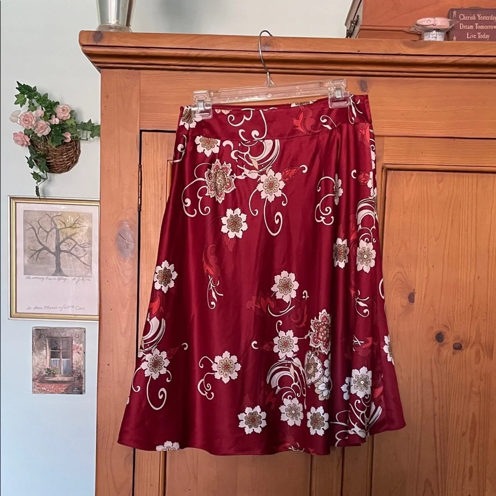Ann Taylor Red Floral Skirt - Picture 7 of 9